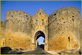 Porte des Tours à Domme